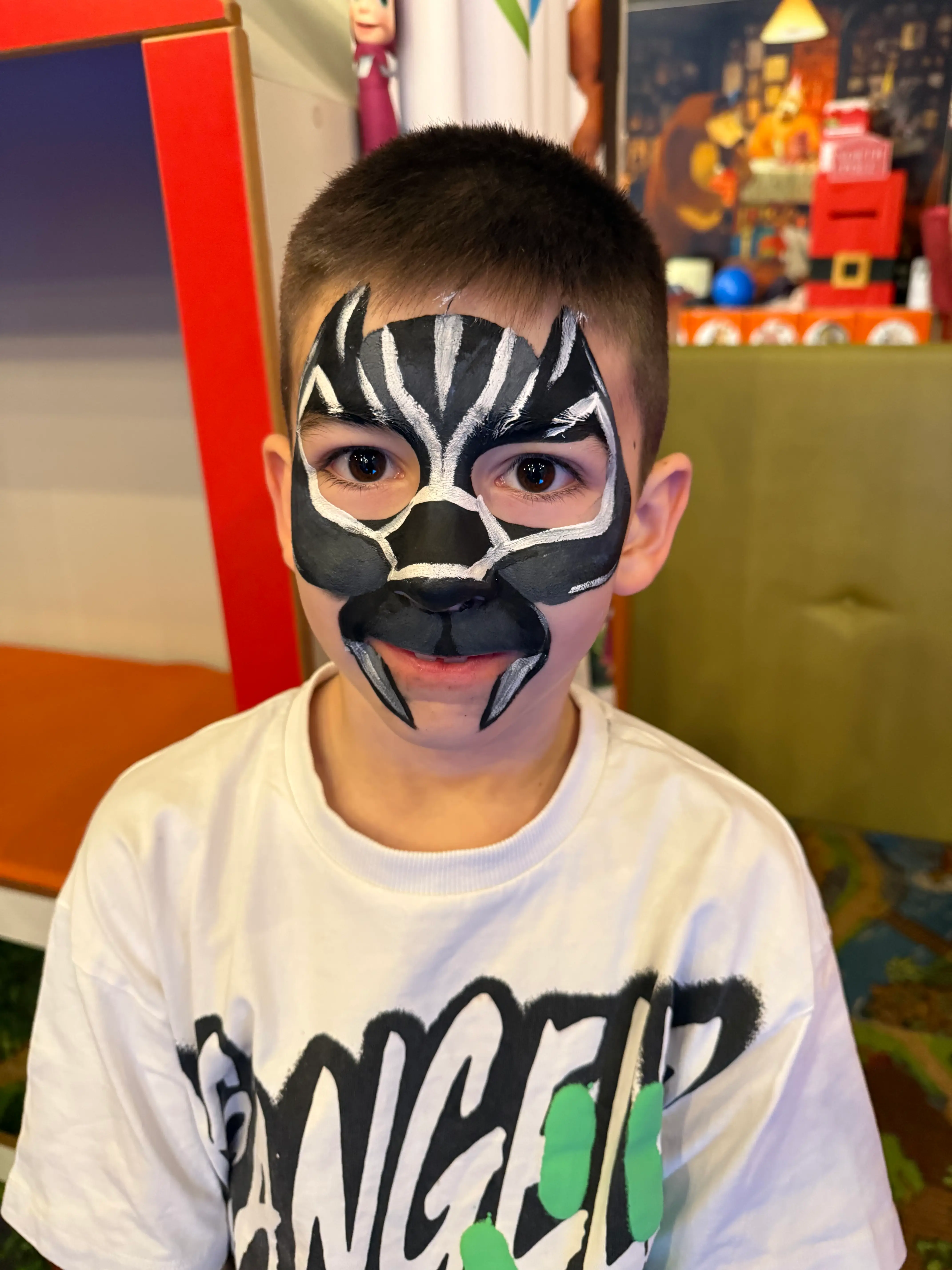 Фейс пейнтинг супергерой - черна маска - Bubbu Bear Коматево Пловдив