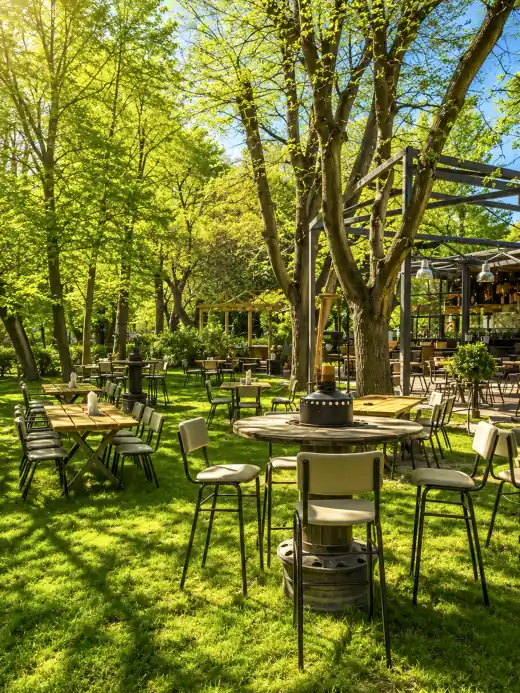 Garden area for lunch and dinner at KASAPI restaurant in Komatevo
